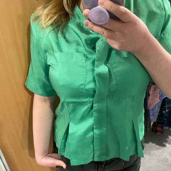 VTG 80s/90s Green Silky Short Sleeve Blouse Size 10 - Picture 2 of 7
